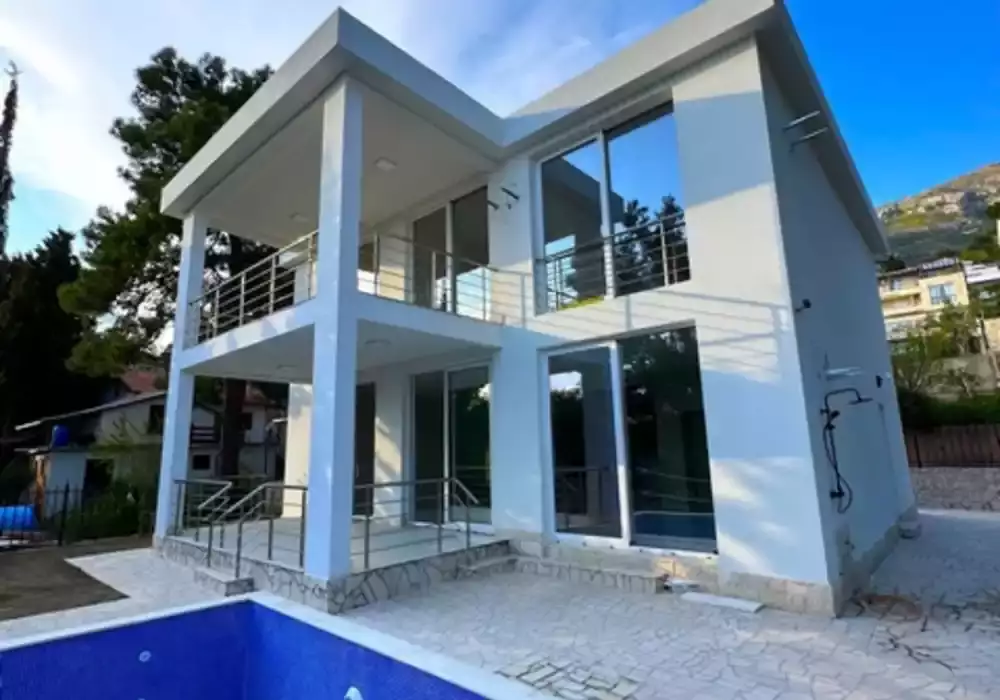 Вилла 220м² в Черногории, Бар. Стоимостью 330000€ аренда фото-1
