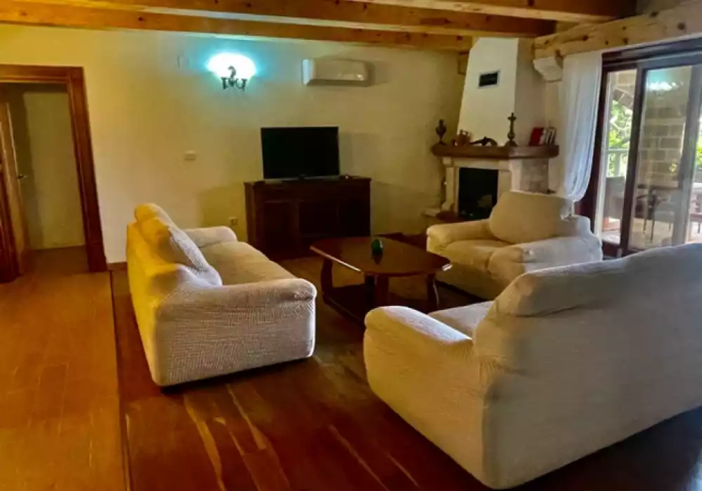 Отель, гостиница 1300м² в Черногории, Режевичи. Стоимостью 3800000€ аренда фото-21