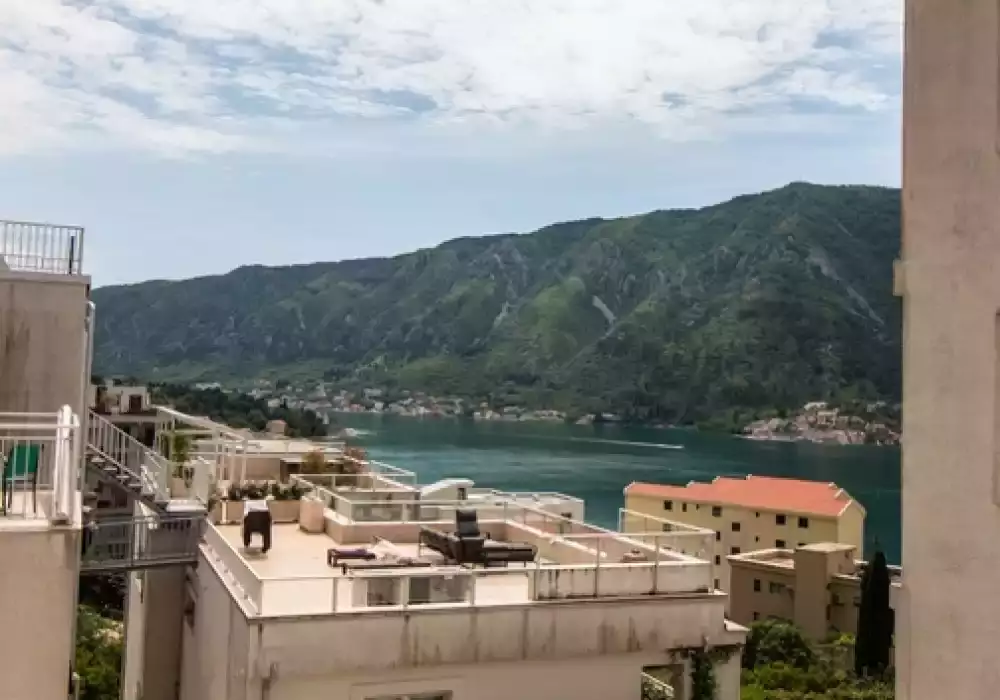 Квартира 75м² в Черногории, Доброта. Стоимостью 250000€ аренда фото-1