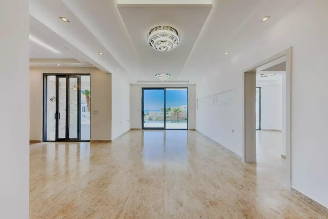 Вилла 345м² в Черногории, Добра Вода. Стоимостью 1100000€ аренда фото-3