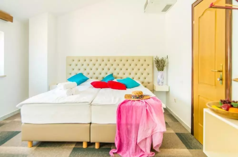 Отель, гостиница 1200м² в Хорватии, Пореч. Стоимостью 7000000€ аренда фото-4