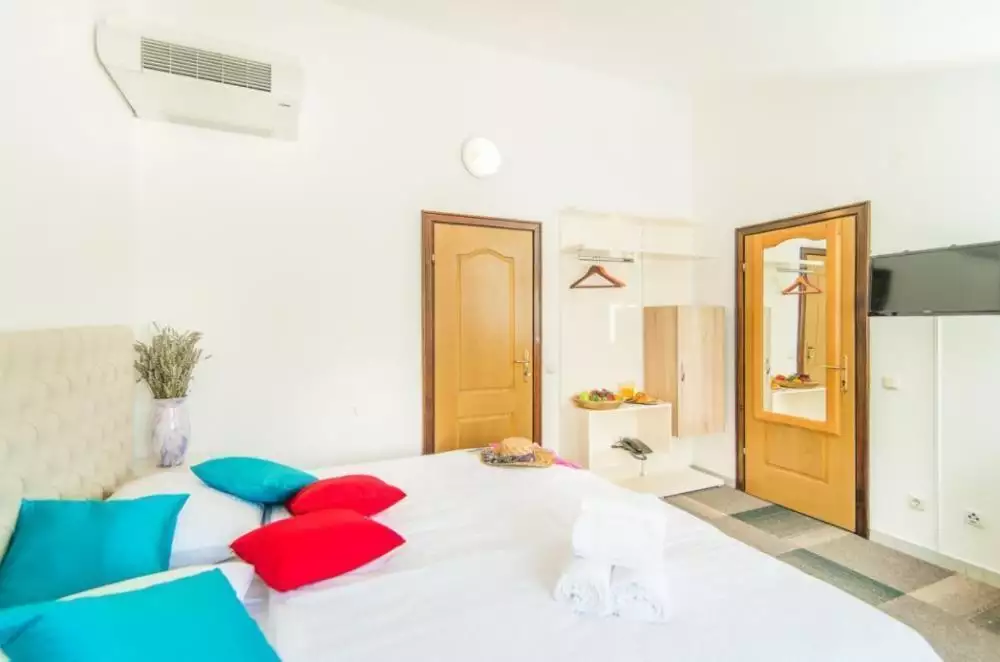 Отель, гостиница 1200м² в Хорватии, Пореч. Стоимостью 7000000€ аренда фото-5