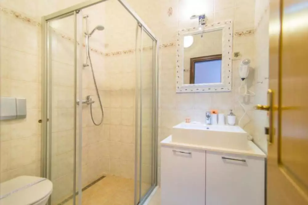 Отель, гостиница 1200м² в Хорватии, Пореч. Стоимостью 7000000€ аренда фото-8
