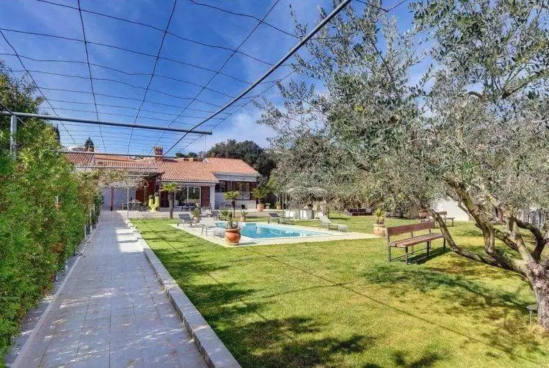 Вилла 260м² в Хорватии, Пула. Стоимостью 2100000€ аренда фото-18