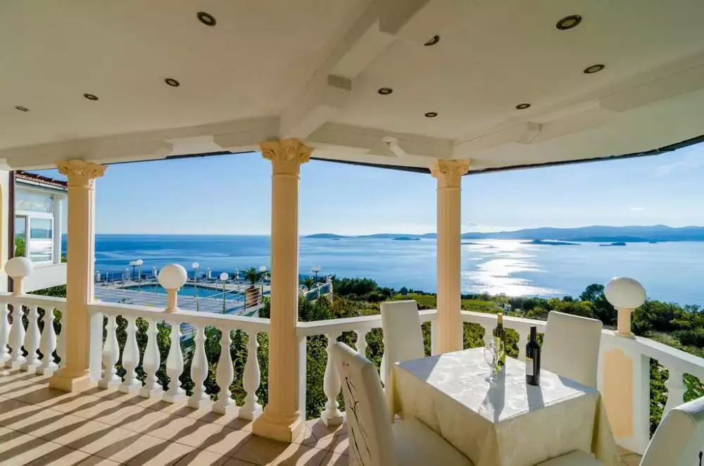 Отель, гостиница 2400м² в Хорватии, Пельешац. Стоимостью 3700000€ аренда фото-2