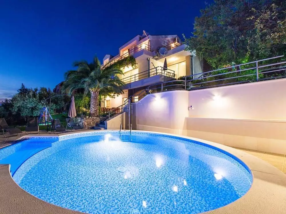 Вилла 350м² в Хорватии, Макарска. Стоимостью 920000€ аренда фото-1