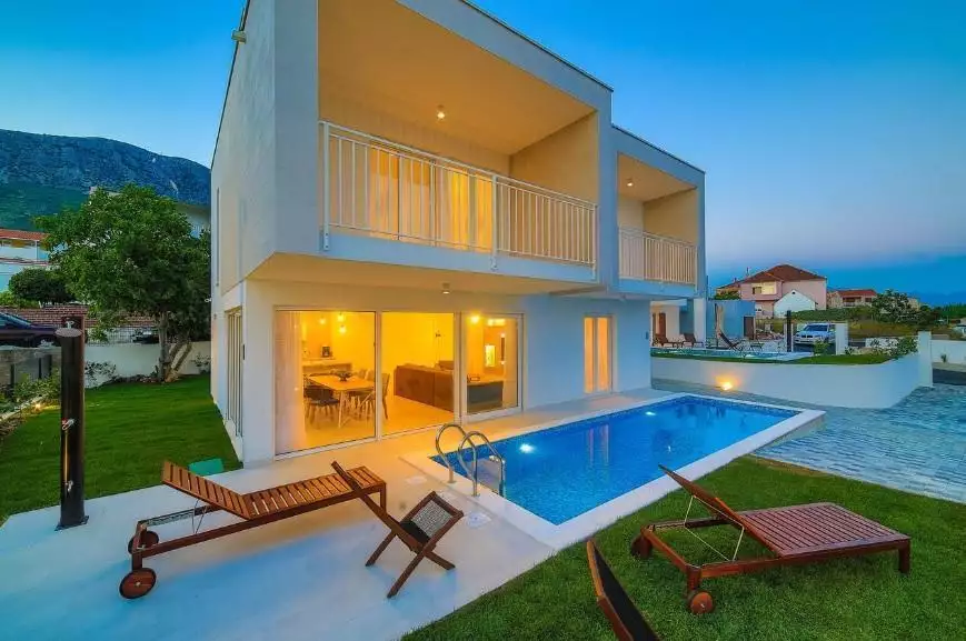 Вилла 140м² в Хорватии, Каштела. Стоимостью 620000€ аренда фото-1