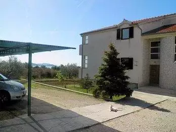 Отель, гостиница 397м² в Хорватии, Трибунь. Стоимостью 640000€ аренда фото-5