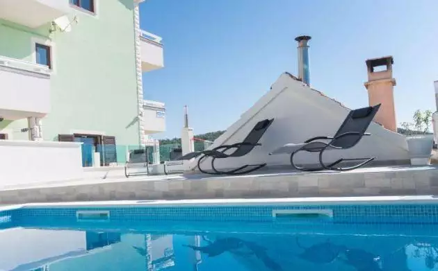 Отель, гостиница 460м² в Хорватии, Чиово. Стоимостью 1000000€ аренда фото-3