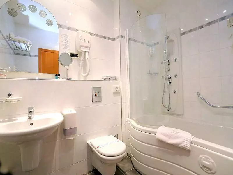 Отель, гостиница 5369м² в Хорватии, Риека. Стоимостью 8000000€ аренда фото-7