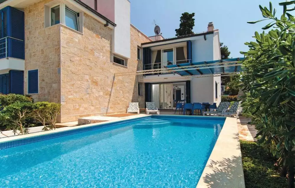 Вилла 230м² в Хорватии, Супетар. Стоимостью 1800000€ аренда фото-12