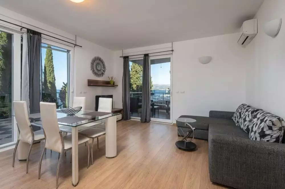 Отель, гостиница 1060м² в Хорватии, Дубровник. Стоимостью 2500000€ аренда фото-1