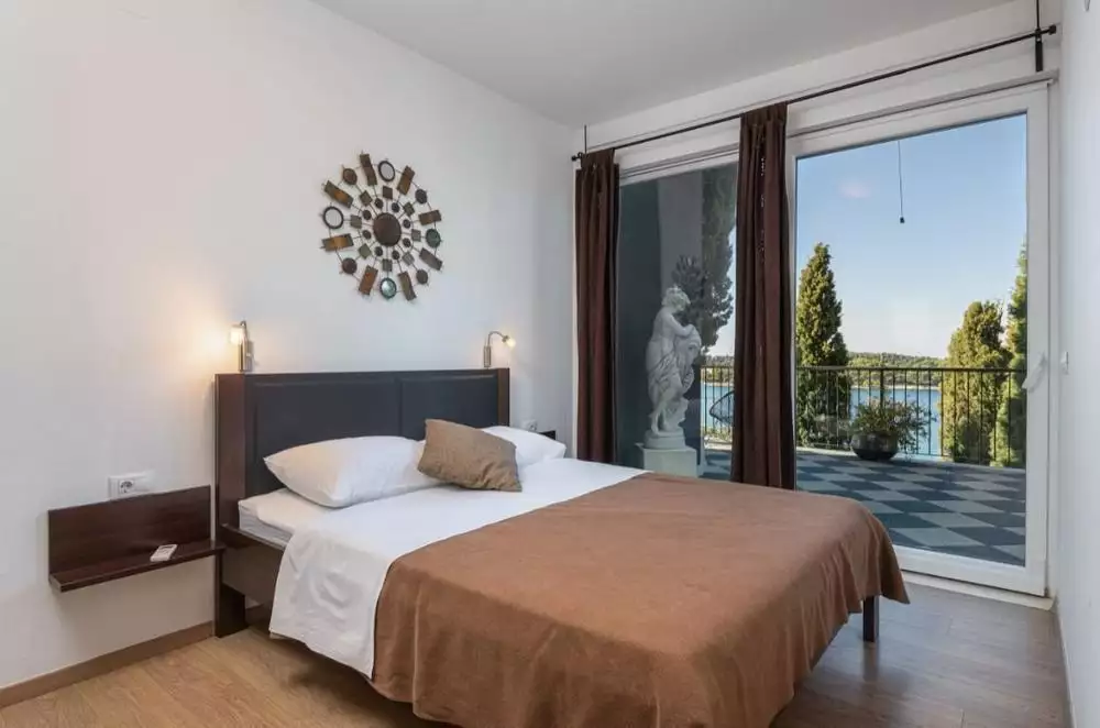 Отель, гостиница 1060м² в Хорватии, Дубровник. Стоимостью 2500000€ аренда фото-4