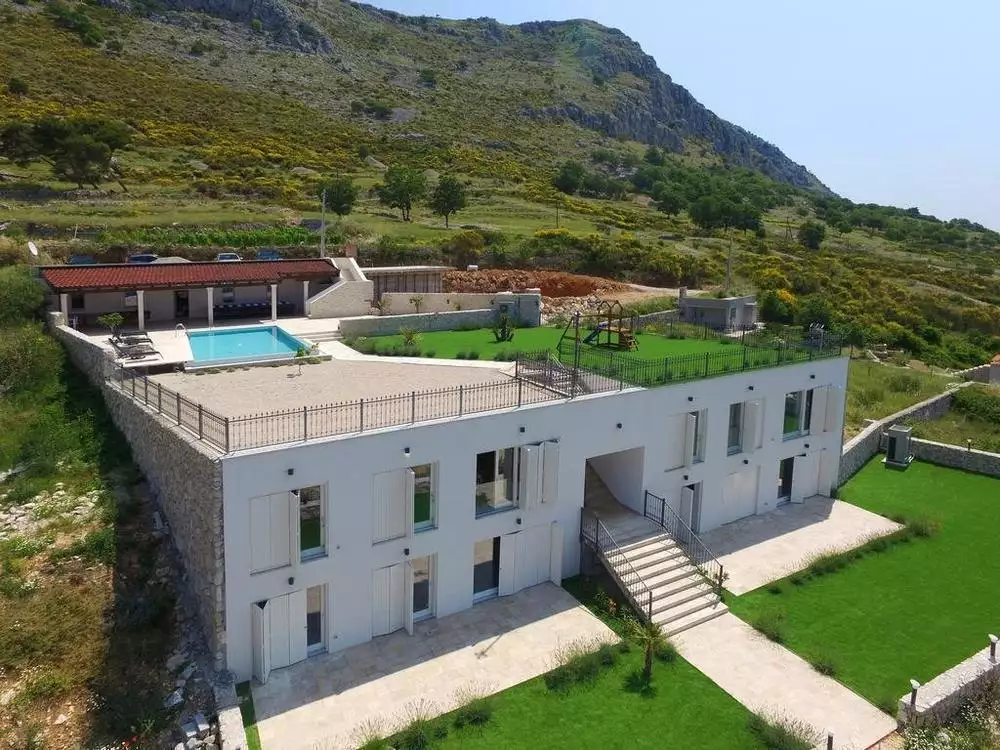Вилла 480м² в Хорватии, Подстрана. Стоимостью 2200000€ аренда фото-2