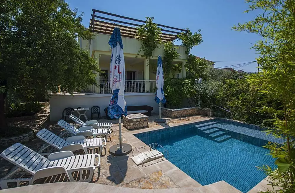 Вилла 300м² в Хорватии, Сутиван. Стоимостью 1000000€ аренда фото-1