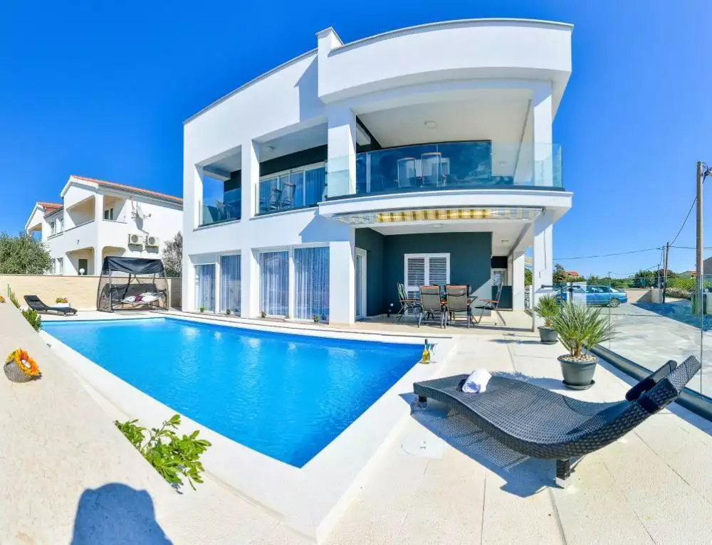 Отель, гостиница 390м² в Хорватии, Затон. Стоимостью 1250000€ аренда фото-4