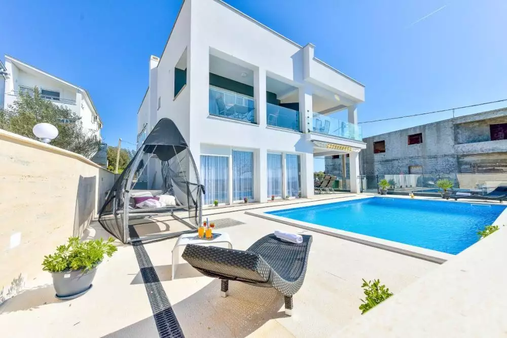 Отель, гостиница 390м² в Хорватии, Затон. Стоимостью 1250000€ аренда фото-5