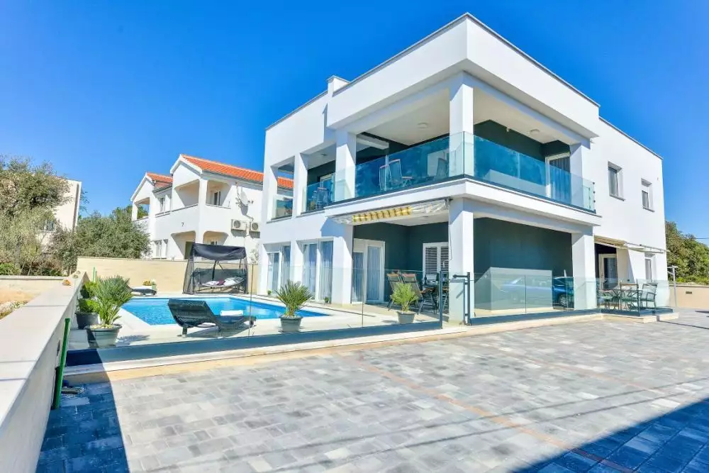 Отель, гостиница 390м² в Хорватии, Затон. Стоимостью 1250000€ аренда фото-6