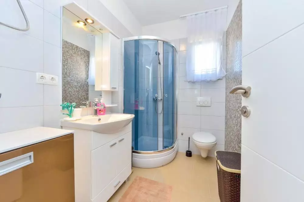 Отель, гостиница 390м² в Хорватии, Затон. Стоимостью 1250000€ аренда фото-20