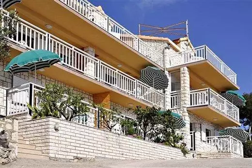 Отель, гостиница 1090м² в Хорватии, Лумбарда. Стоимостью 1980000€ аренда фото-6