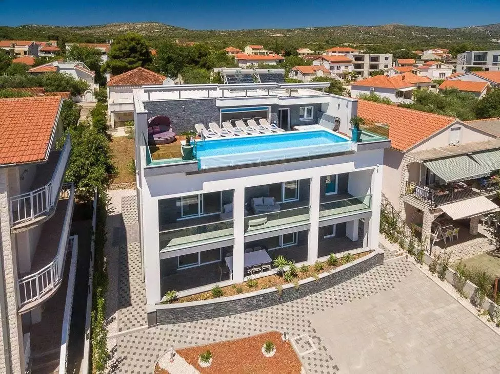 Вилла 380м² в Хорватии, Рогозница. Стоимостью 1200000€ аренда фото-2