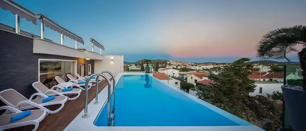 Вилла 380м² в Хорватии, Рогозница. Стоимостью 1200000€ аренда фото-15