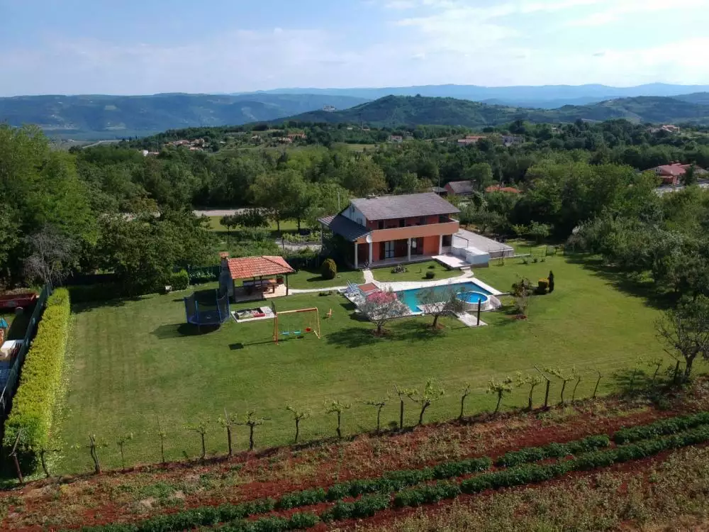 Вилла 250м² в Хорватии, Каройба. Стоимостью 550000€ аренда фото-1