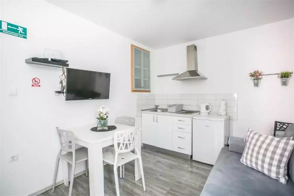 Отель, гостиница 180м² в Хорватии, Трогир. Стоимостью 550000€ аренда фото-10