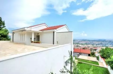 Вилла 600м² в Хорватии, Солин. Стоимостью 1000000€ аренда фото-3
