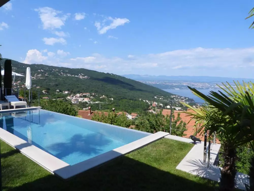 Вилла 300м² в Хорватии, Ловран. Стоимостью 2450000€ аренда фото-1