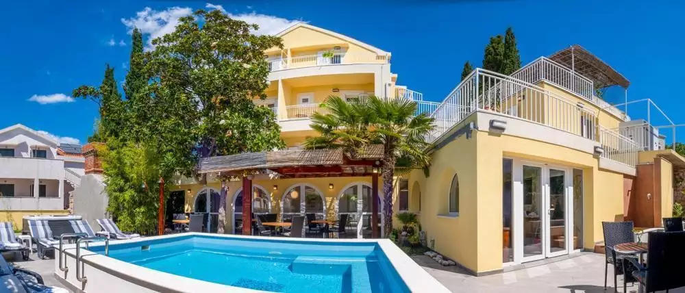 Отель, гостиница 675м² в Хорватии, Дубровник. Стоимостью 1680000€ аренда фото-1