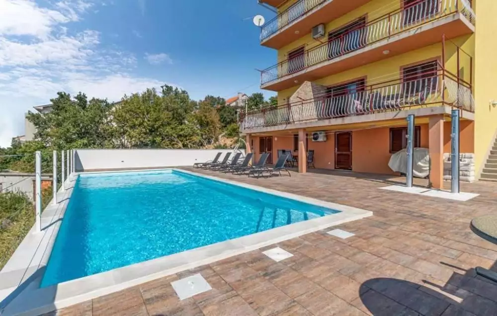 Отель, гостиница 610м² в Хорватии, Цриквеница. Стоимостью 1038000€ аренда фото-3