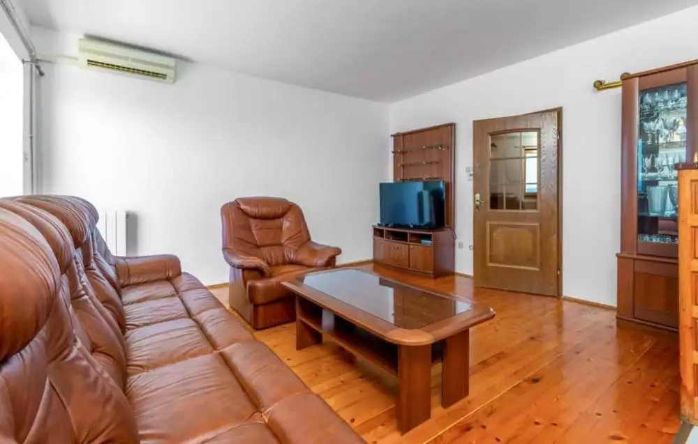 Отель, гостиница 610м² в Хорватии, Цриквеница. Стоимостью 1038000€ аренда фото-8