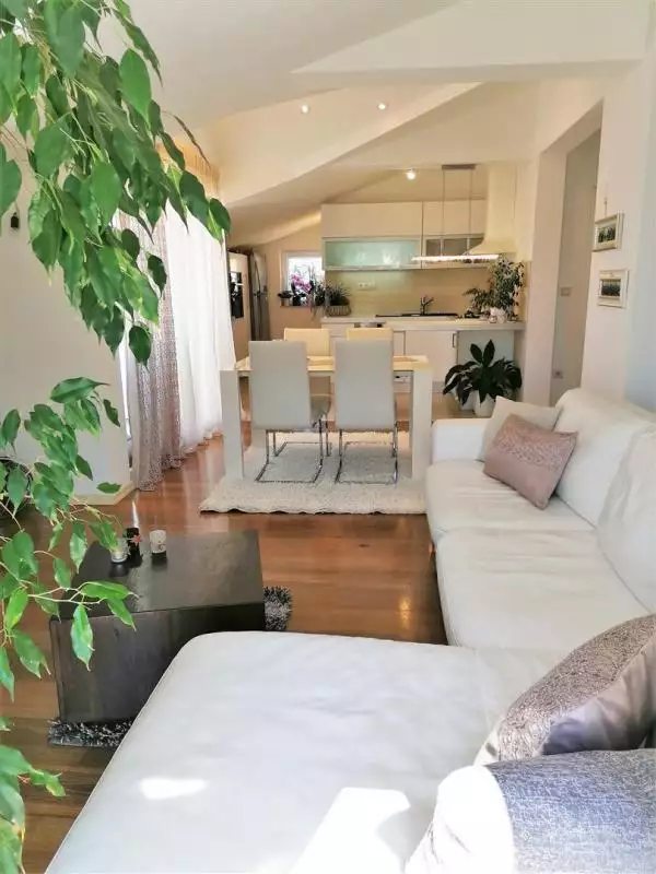 Отель, гостиница 460м² в Хорватии, Хвар. Стоимостью 2000000€ аренда фото-9