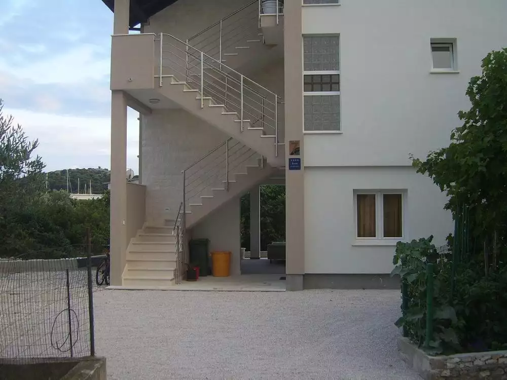 Отель, гостиница 400м² в Хорватии, Рогозница. Стоимостью 750000€ аренда фото-9