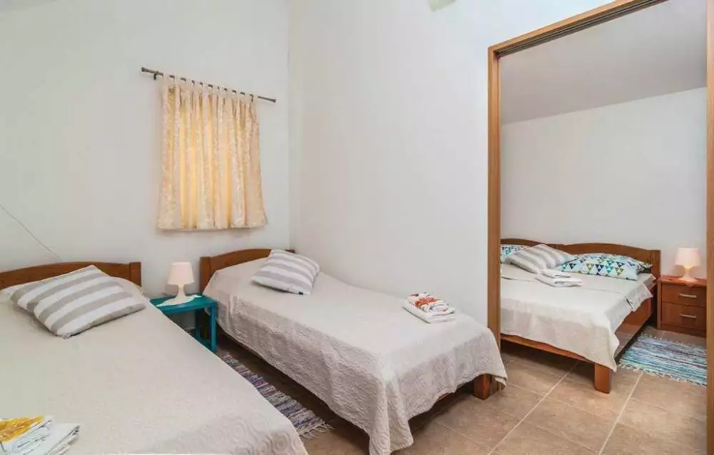Отель, гостиница 255м² в Хорватии, Рогозница. Стоимостью 585000€ аренда фото-8