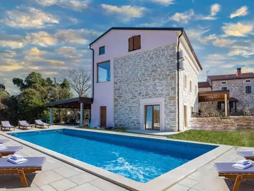 Вилла 240м² в Хорватии, Умаг. Стоимостью 690000€ аренда фото-2