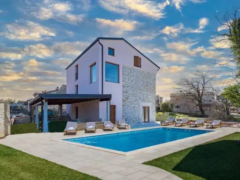 Вилла 240м² в Хорватии, Умаг. Стоимостью 690000€ аренда фото-1