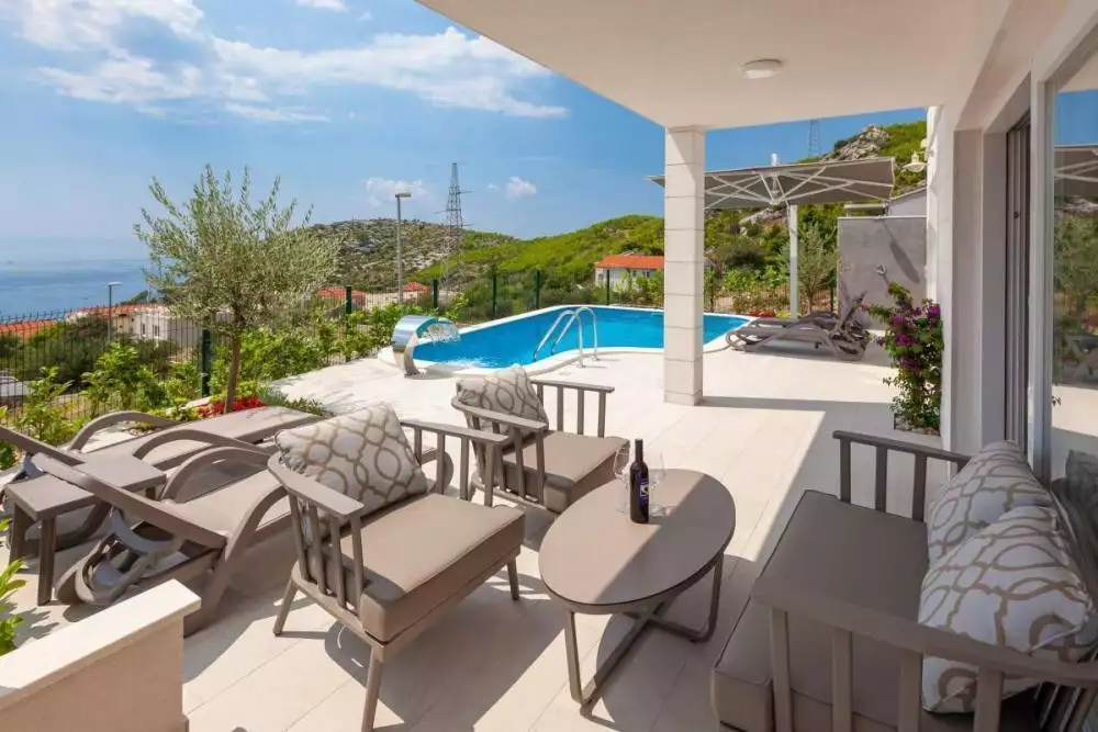 Вилла 300м² в Хорватии, Макарска. Стоимостью 880000€ аренда фото-1