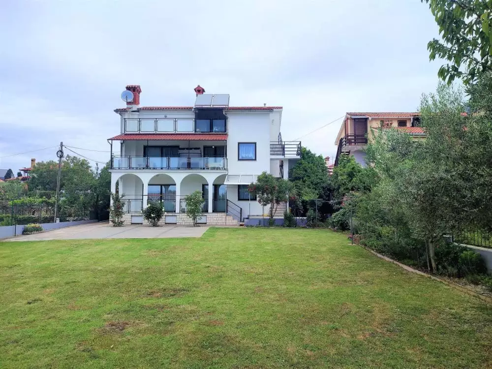 Отель, гостиница 273м² в Хорватии, Медулин. Стоимостью 800000€ аренда фото-1