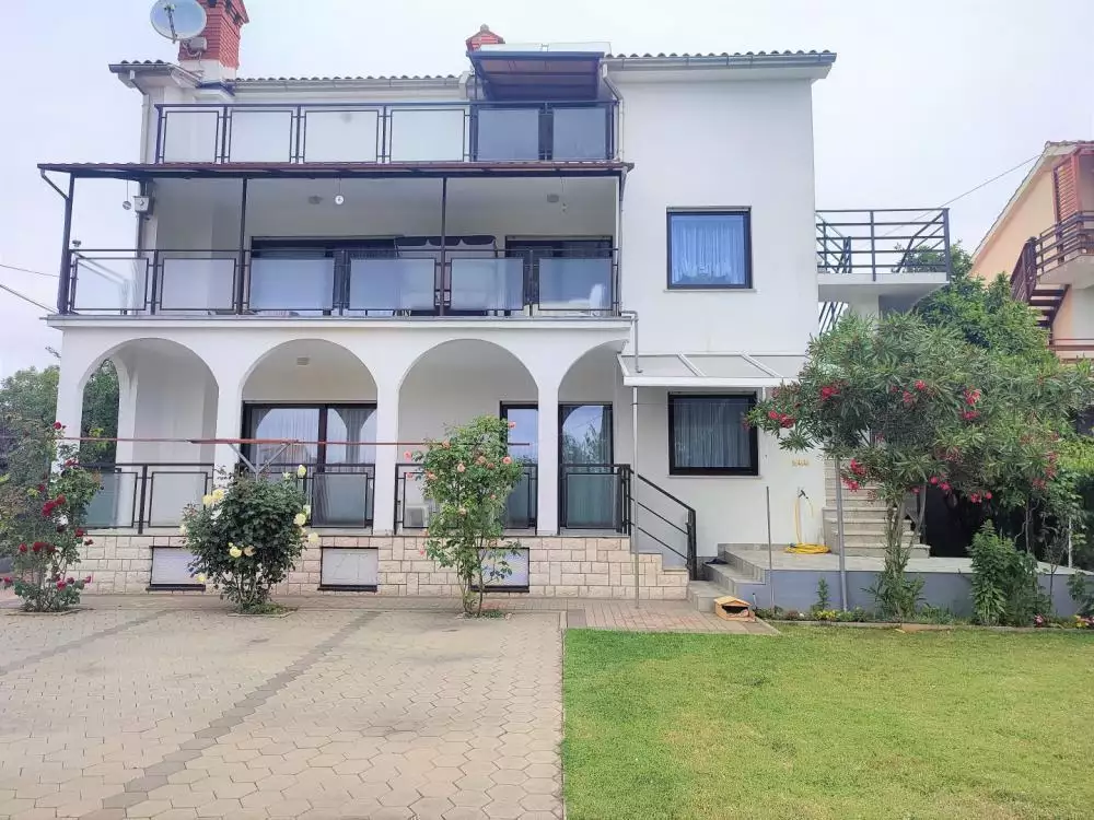 Отель, гостиница 273м² в Хорватии, Медулин. Стоимостью 800000€ аренда фото-3