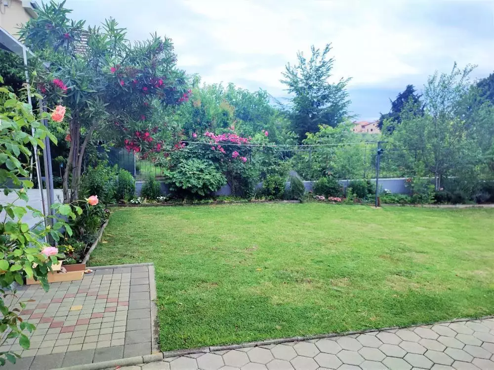 Отель, гостиница 273м² в Хорватии, Медулин. Стоимостью 800000€ аренда фото-10