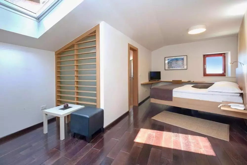 Отель, гостиница 164м² в Хорватии, Врсар. Стоимостью 3650000€ аренда фото-5
