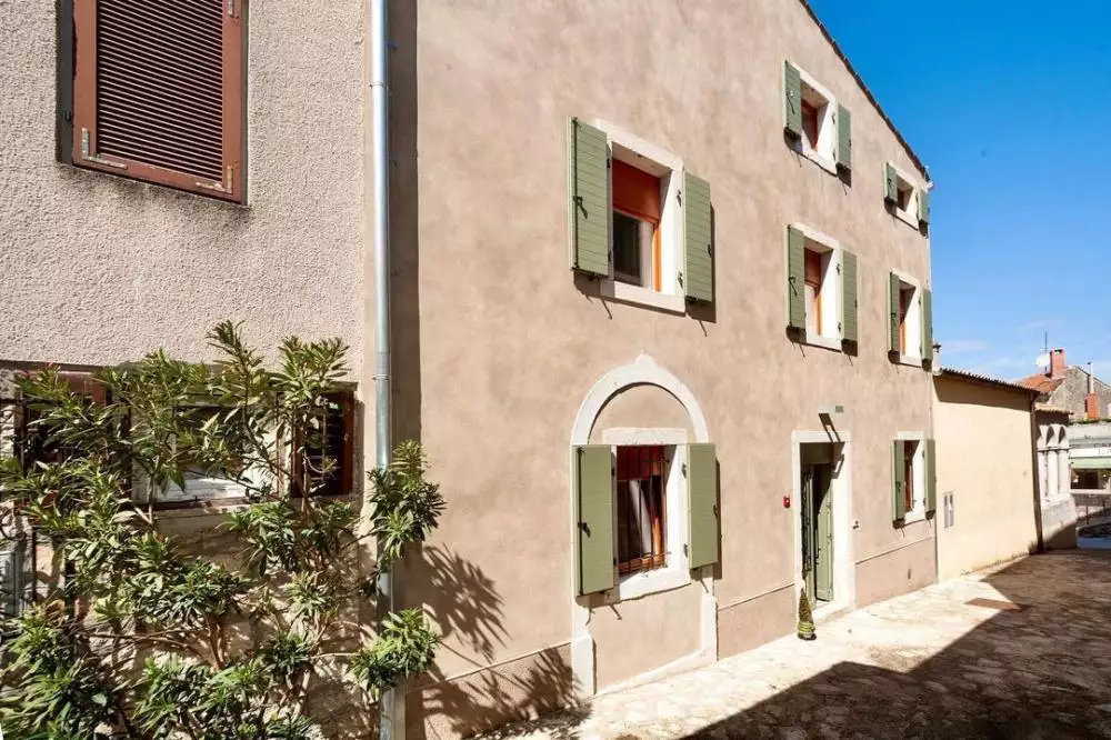 Отель, гостиница 164м² в Хорватии, Врсар. Стоимостью 3650000€ аренда фото-10