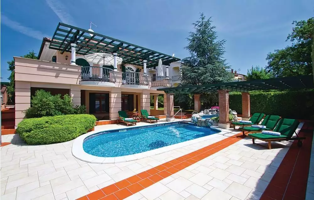 Вилла 362м² в Хорватии, Пореч. Стоимостью 1195000€ аренда фото-1