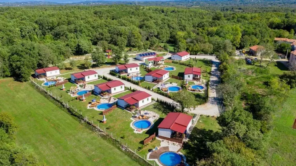 Отель, гостиница 1м² в Италии, Мутиньяно. Стоимостью 1765000€ аренда фото-1