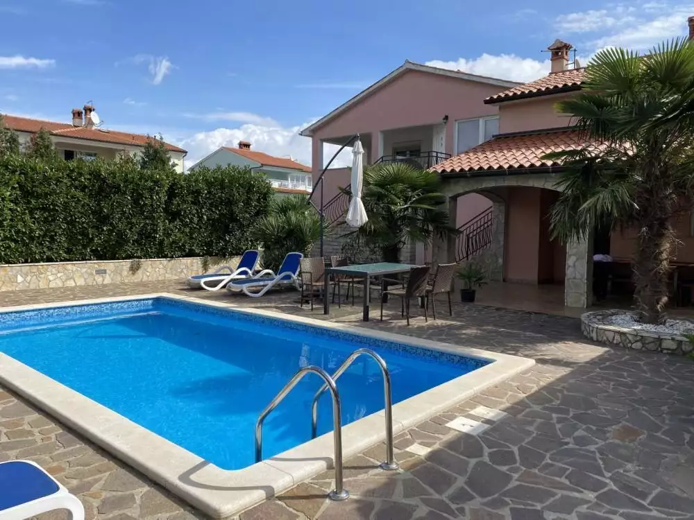 Отель, гостиница 440м² в Хорватии, Лабин. Стоимостью 950000€ аренда фото-4