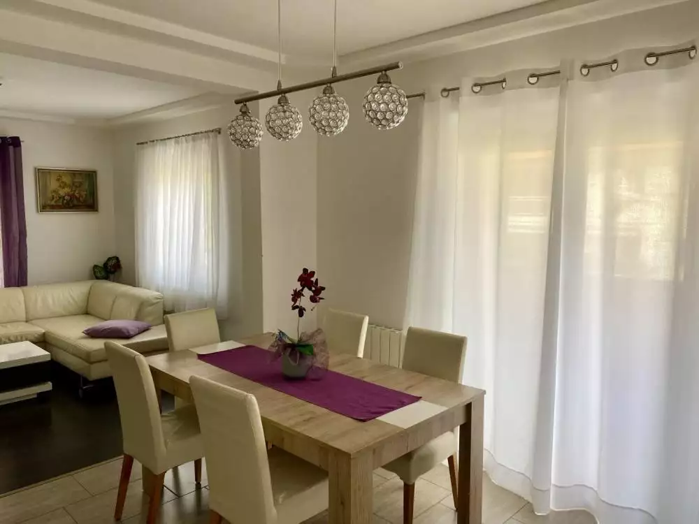 Отель, гостиница 440м² в Хорватии, Лабин. Стоимостью 950000€ аренда фото-13