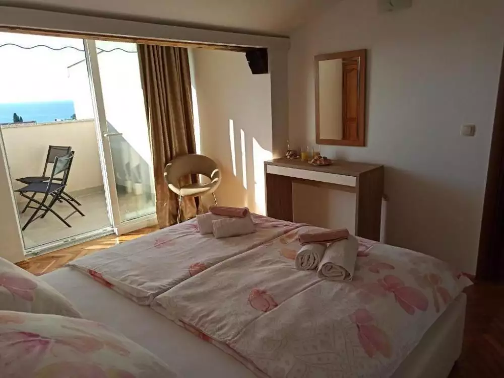 Отель, гостиница 560м² в Хорватии, Малинска. Стоимостью 1400000€ аренда фото-9