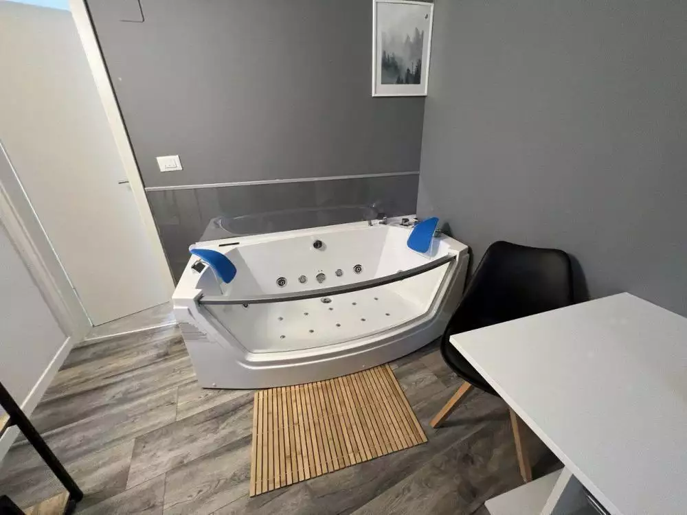 Отель, гостиница 240м² в Хорватии, Умаг. Стоимостью 1400000€ аренда фото-8